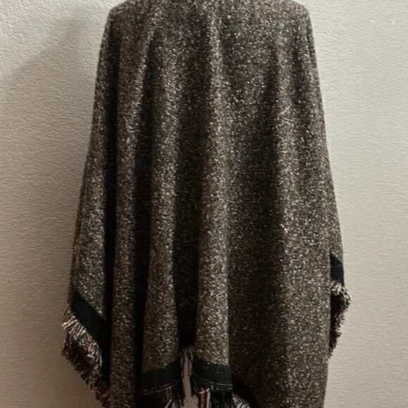 NEW Roffe Acessories Women’s Wrap Shawl Jacket - One Size Fits Most - Picture 2 of 4